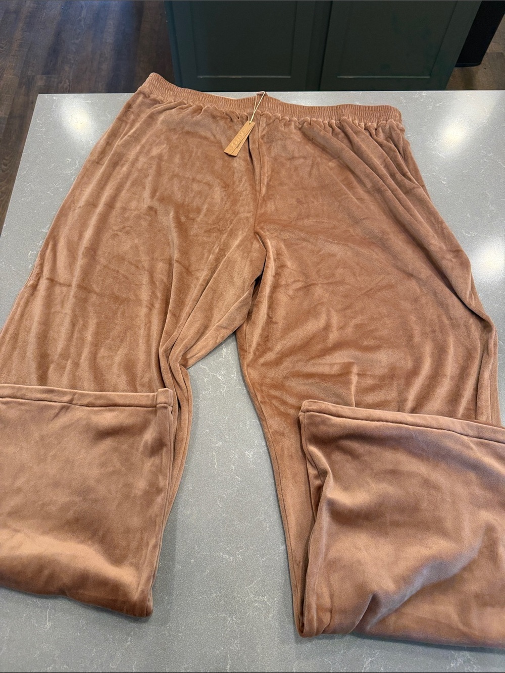 SKIMS Wide Leg Velour Pants in pink Brown